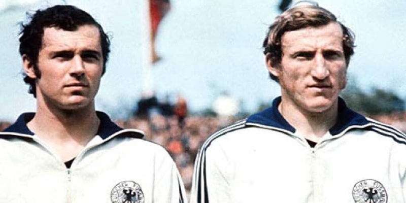 Beckenbauer và Schwarzenbeck đều là huyền thoại của bóng đá Đức