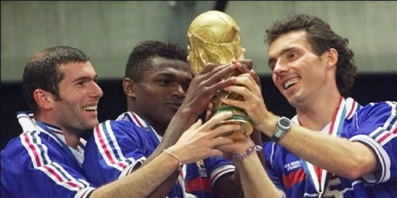 Desailly và Blanc cùng đội đội tuyển Pháp vô địch WC 1998