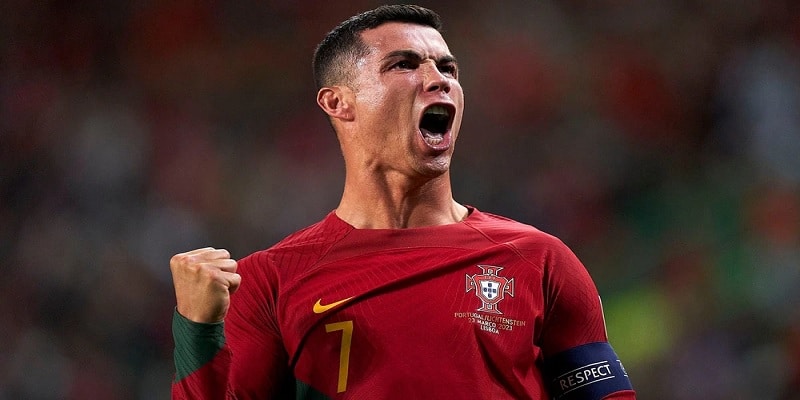 Ronaldo là một trong top 5 cầu thủ sở hữu nhiều danh hiệu nhất